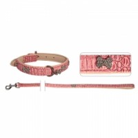 Комплект ошейник+поводок искус. кожа Triol со стразами, 25*500 мм; 15*1200 мм Комплект ошейник+поводок искус. кожа Triol со стразами, 25*500 мм; 15*1200 мм